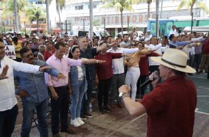 Trabajan con sus propios medios y sin el gobierno de Evelyn, responden claudistas