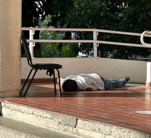Asesinan a Bruno Plácido; le dan 15 balazos afuera de la Secretaría de Salud en la capital
