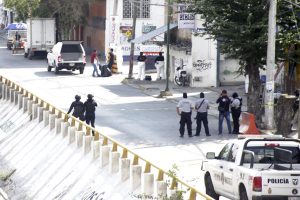 Ejecutan al ex regidor el PRD Julián de la Rosa en la lateral de la autopista en Chilpancingo