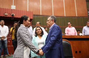 Rinde protesta como presidenta de la Jucopo Citlali Calixto tras discrepancias en Morena
