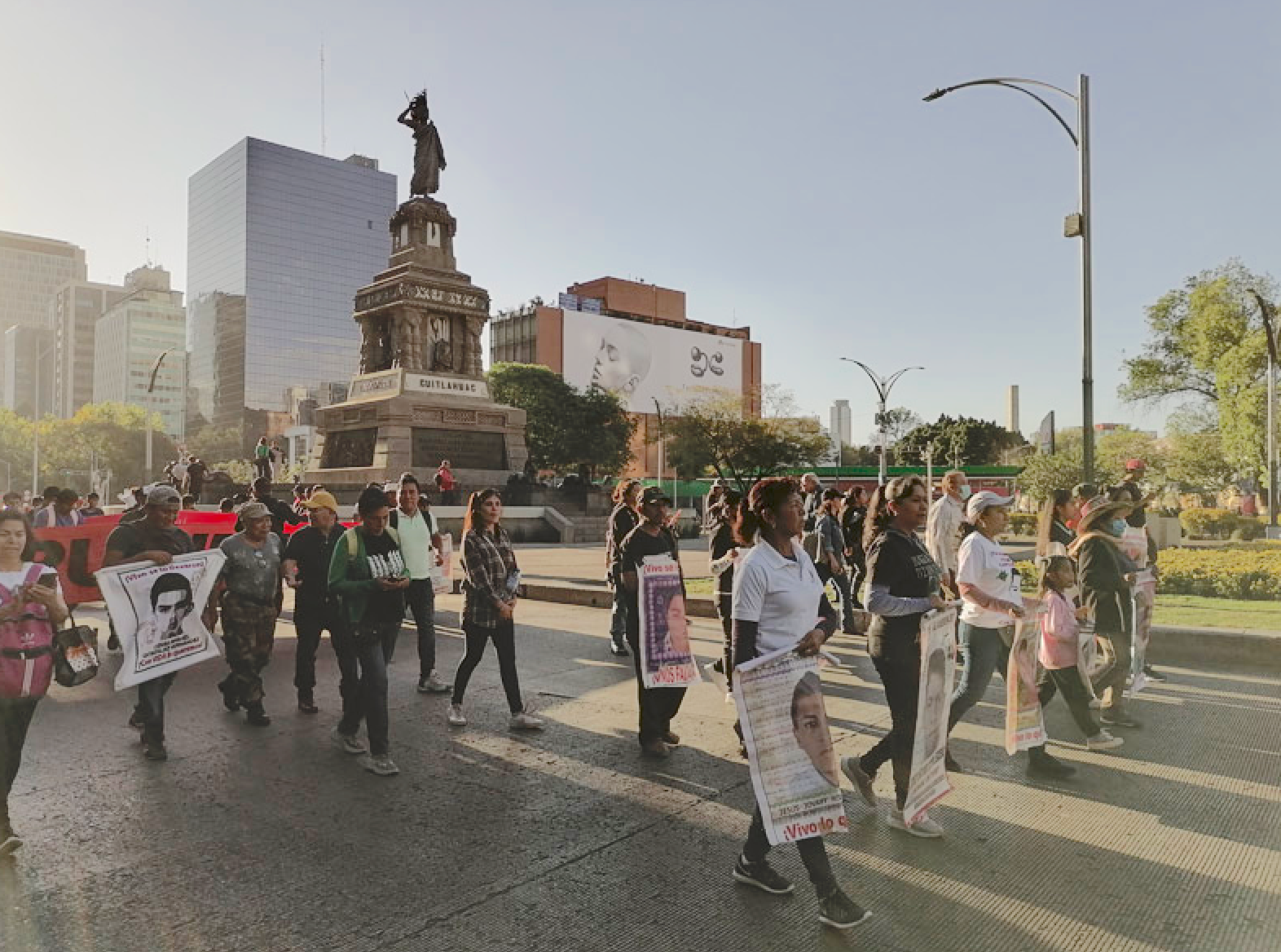 Exigen padres de los 43 diálogo directo a AMLO tras fallida reunión con ...