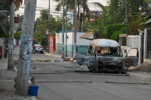 Hallan desmembrados a cuatro hombres y a dos mujeres; matan a un estudiante