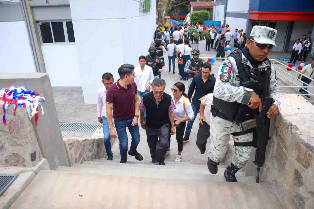 Denuncia amenazas el rector de la UAG y pide protección - El Sur ...