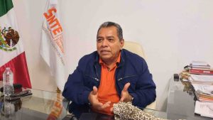 Protesta el SNTE en la capital, Zihuatanejo y Altamirano; exige un bono y plazas para docentes