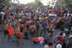 Más de 4 mil en el maratón guadalupano de natación