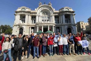 Protestan trabajadores del sector cultural y llaman a un plantón ante el recorte del presupuesto