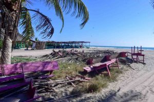 Locales vacíos y escasos vacacionistas es el paisaje esta temporada en Barra Vieja