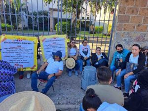 Los maestros se manifiestan en cinco ciudades; acuerdan seguir en paro y escalar el movimiento