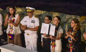 Firma Sheinbaum el decreto para planificar la zona turística de Acapulco y Coyuca