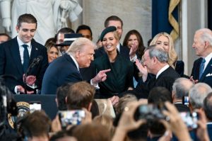 Trump proclama el inicio de una “era dorada” y asegura que “el declive de EU ha terminado”