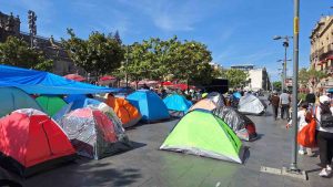Casas de campaña de maestros de Guerrero en la Cdmx