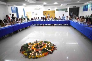 Señalan dificultades para reconocer los racismos y las discriminaciones de género