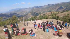 Sepultan a niños nahuas asesinados y claman por justicia