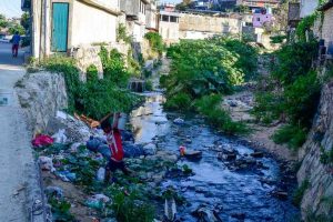 Las Cruces, archipiélago de pequeñas colonias abandonadas