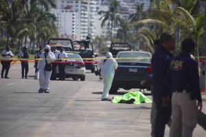 Asesinan a comandante de la Policía Vial en plena Costera; arrestan al agresor