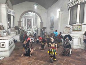 Resuenan en el homenaje a Cuauhtémoc los sonidos del caracol, el teponaxtli y el huehuetl