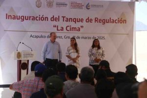 Inaugura la gobernadora dos tanques reconstruidos en Caleta y la Silvestre Castro