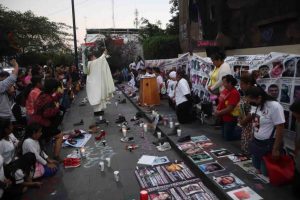 Oran colectivos por víctimas de Teuchitlán; podría haber fosas así en Guerrero, denuncian