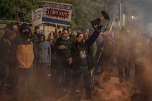 Mueren 70 palestinos de Gaza en el segundo día de ataques israelíes en violación del alto al fuego