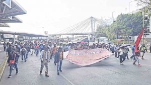 La CETEG, en el bloqueo al aeropuerto de la Cdmx