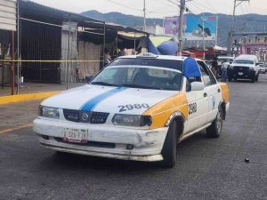 Bloquean unos 500 choferes la entrada a la ciudad por los ataques a transportistas