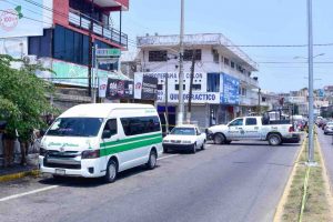 Asesinan a tres hombres y lesionan a tres, entre ellos un chofer de camioneta Urvan