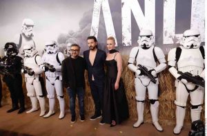 Presenta el actor Diego Luna la última temporada de la serie Andor en la Ciudad de México