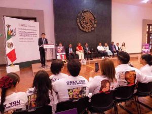 Ofrece el Estado una disculpa pública en Los Pinos por la desaparición forzada de Melissa