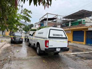 Asesinan a balazos a cuatro hombres y queman una Urvan el sábado y domingo