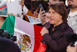 Presenta Tom Cruise Misión: Imposible. La sentencia final, ante cientos en la Cdmx