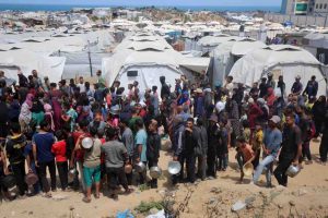 El representante de Palestina ante la ONU rompe en llanto al hablar de la situación en Gaza