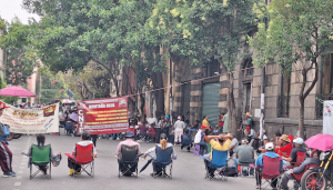 Se suman al paro maestros de 33 escuelas de Zihuatanejo y Petatlán, informa la CETEG