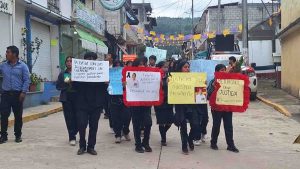 Cientos exigen justicia en el sepelio del alcalde de Metlatónoc  Isaías Rojas