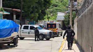 Asesinan a dos hombres y hieren a otro más en dos ataques; acuchillan a mujer