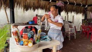 El mar les dio y el mar les quitó su sustento en playa Bonfil