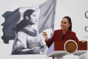 Persecución a mexicanos en EU provocó la reducción del envío de remesas: Sheinbaum
