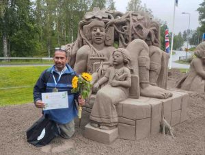 Se lleva doble premio la escultura en arena de Calixto Molina en campeonato europeo