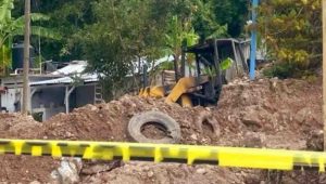 Incendian en la capital una retroexcavadora del Ayuntamiento; un ejecutado en Colorada
