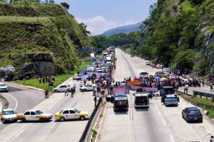 Vecinos bloquearon más de cinco horas la autopista y la federal en Colorada