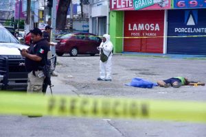 Asesinan a seis hombres, dos de ellos policías municipales vestidos de civil