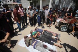 Mueren por hambre 18 palestinos y asesinan a 73 durante el reparto de ayuda en Gaza, ayer