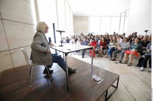 Se somete Gabriel Orozco a preguntas con motivo de su muestra Politécnico Nacional