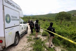 Amplio despliegue de agentes en cerro del Tepetlayo, Zumpango, ante denuncia de fosas; no hallan cuerpos