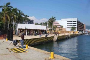 Diez empresarios de la Coparmex buscarán rentar algún local en el Jardín del Puerto