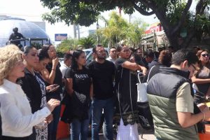 Despiden a Hossein Nabor en la capital y en Tixtla entre aplausos y gritos de “justicia”