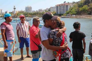 Regresan sanos y salvos los pescadores extraviados