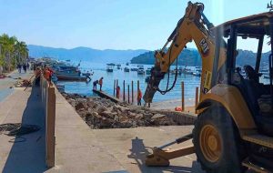 Protestan ambientalistas por obra de la rampa de botado de embarcaciones en Manzanillo