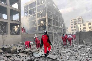 Las fuerzas de EU destruyeron 10 buques de Irán; colocaban minas en Ormuz, dice Trump