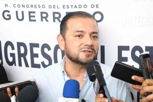 Niega Urióstegui que en el Congreso haya gastos onerosos, pero acepta se revisen con la reforma