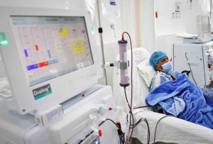 Brinda hospital de especialidad del ISSSTE en Acapulco salas de hemodiálisis y hemodinamia, informa Batres